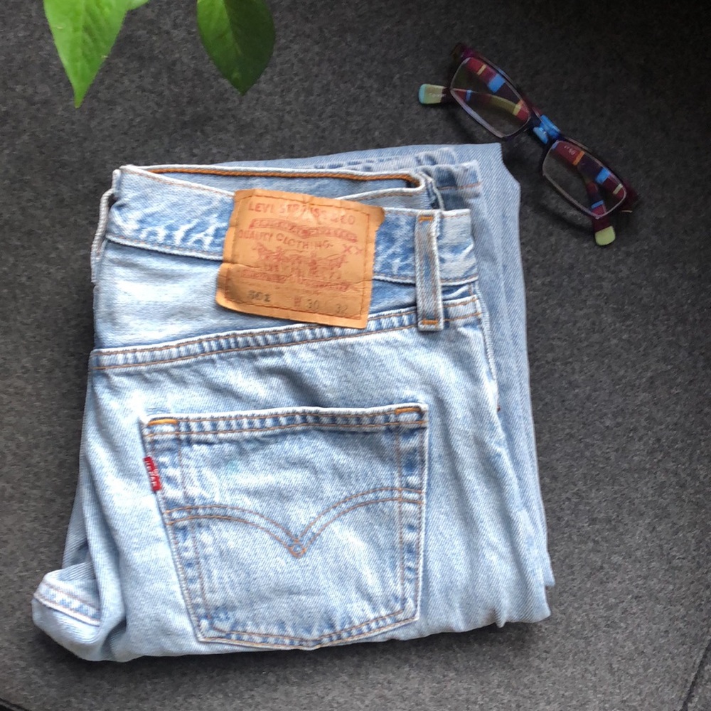 Vintage 90s Levis 501 30 x 31 buttonfly denim high waist mom jeans straight leg